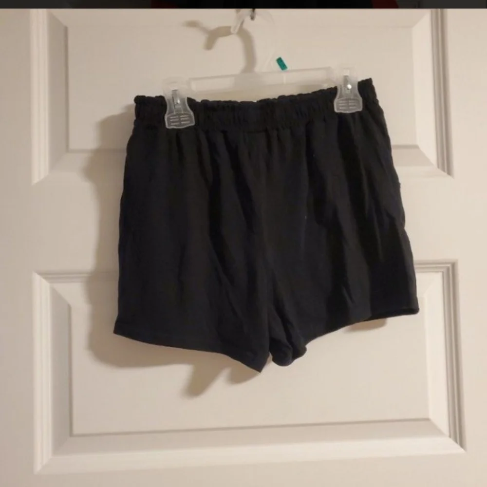 Short - Picture 2 of 3